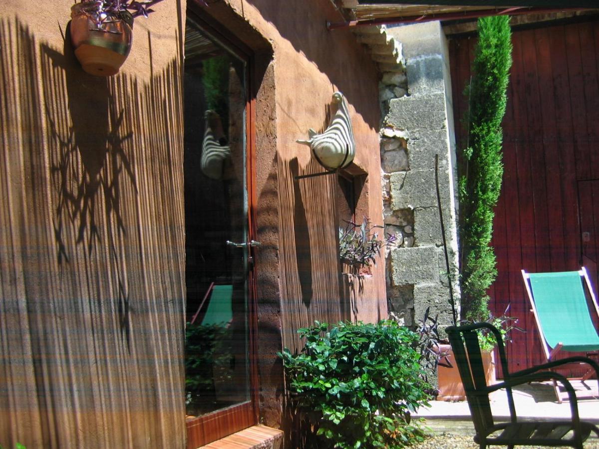 La Mazade de Saint Mamert Extérieur photo